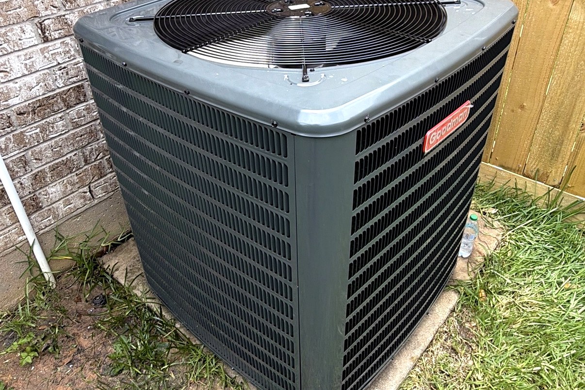 Goodman condenser — Houston home
